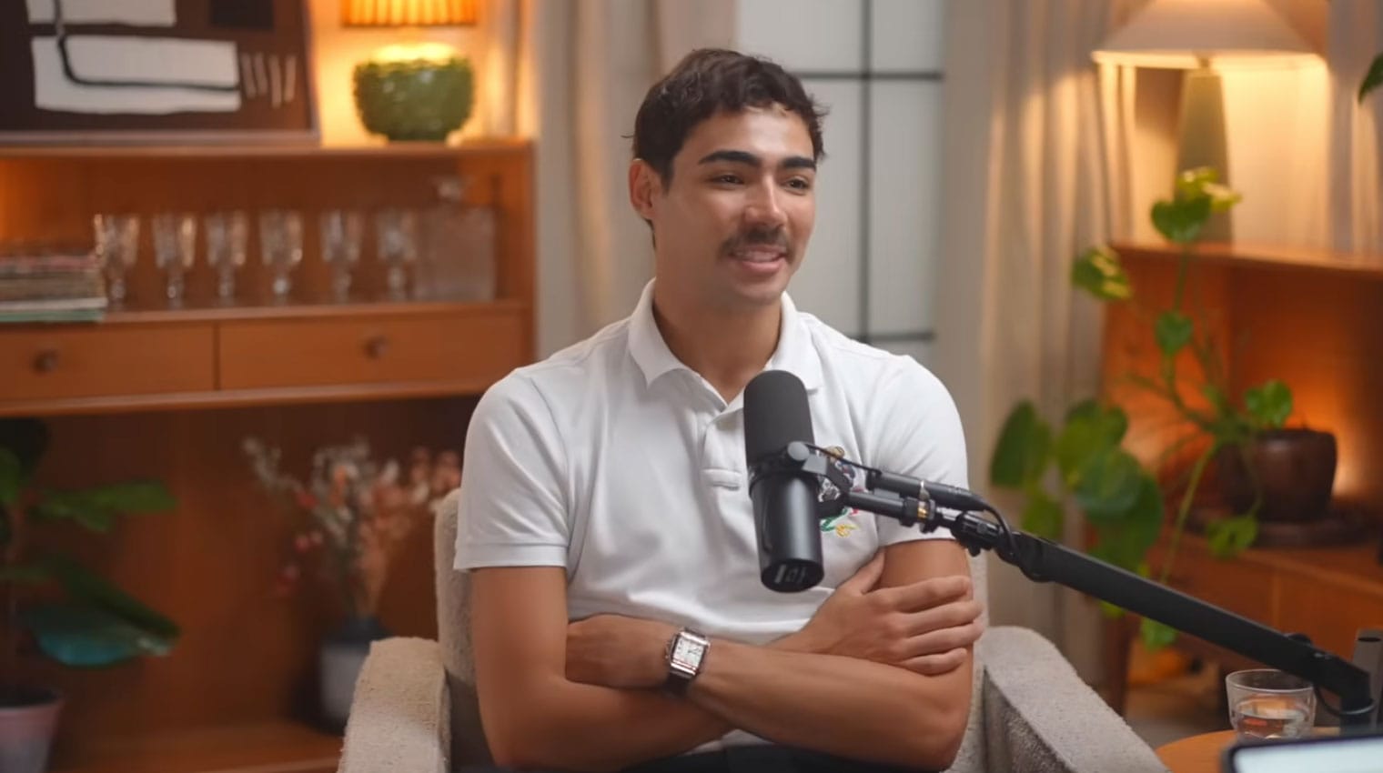 Interview with Victor Caixeta | Insights | Isabella
