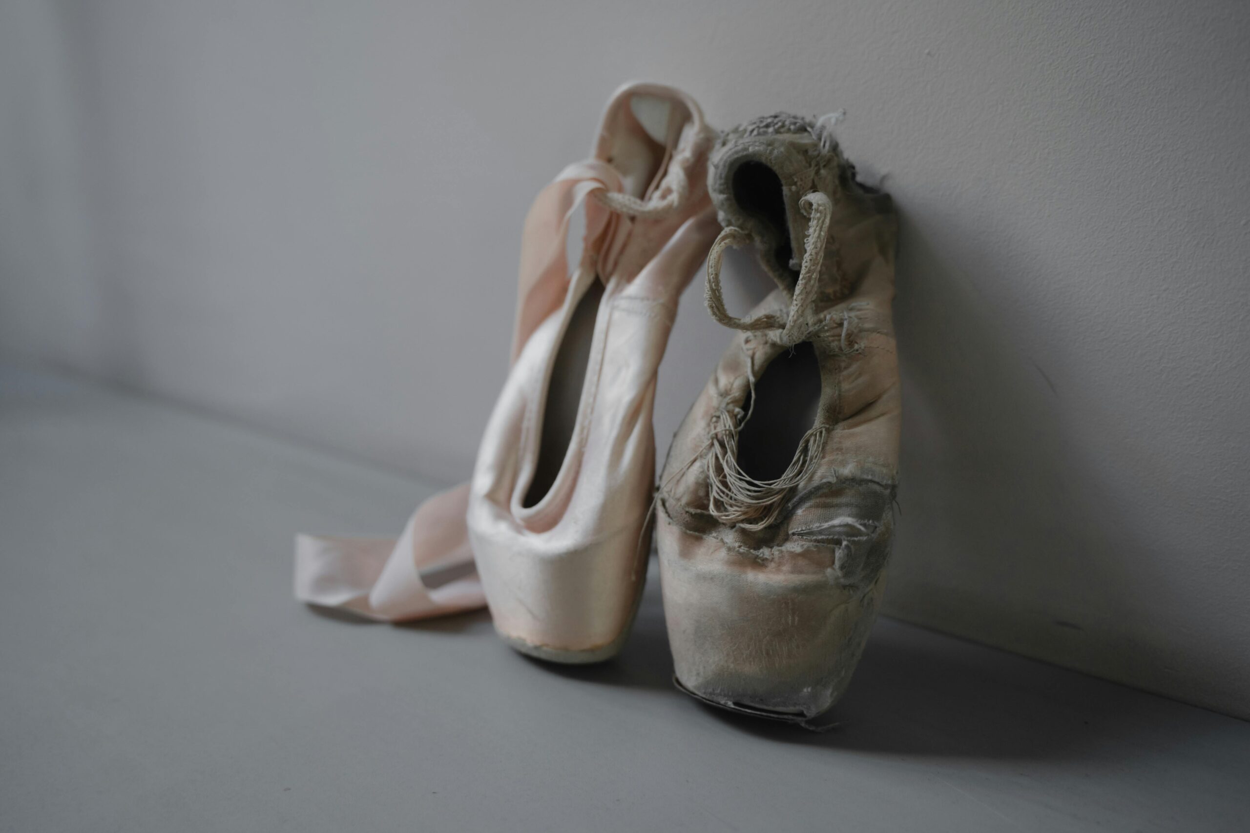 Custom vs Ready-Made Ballet Shoes: Which is Right for You?
